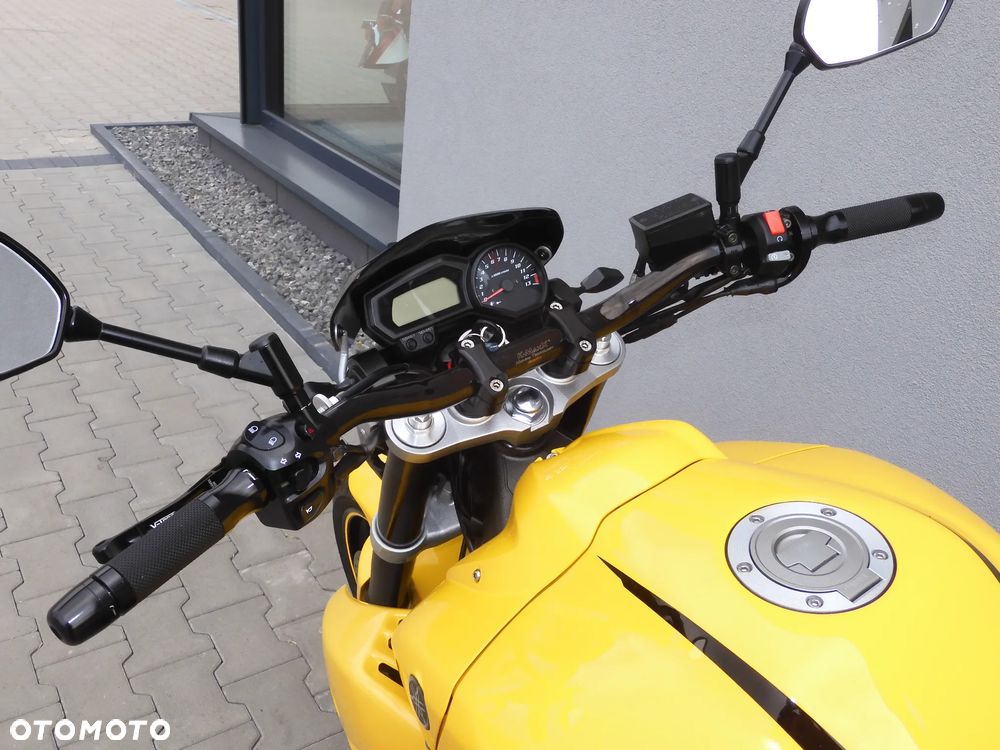 Yamaha FZ - 29