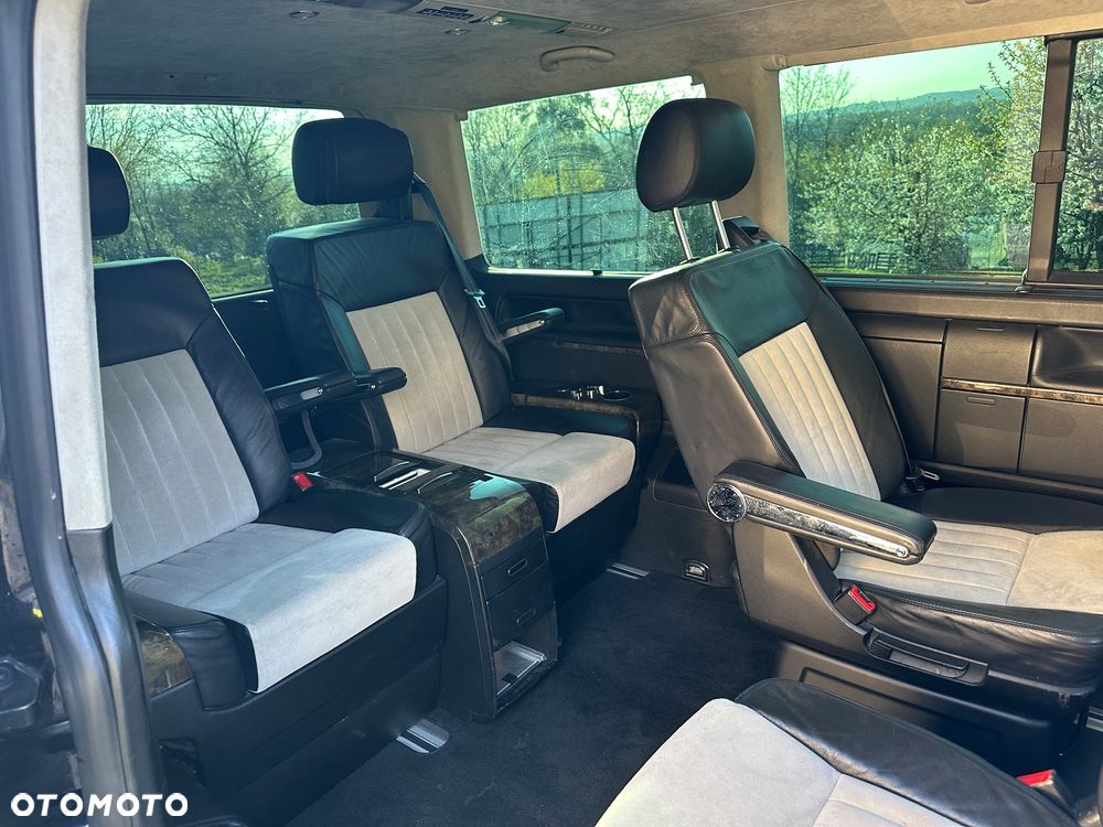 Volkswagen Multivan - 10