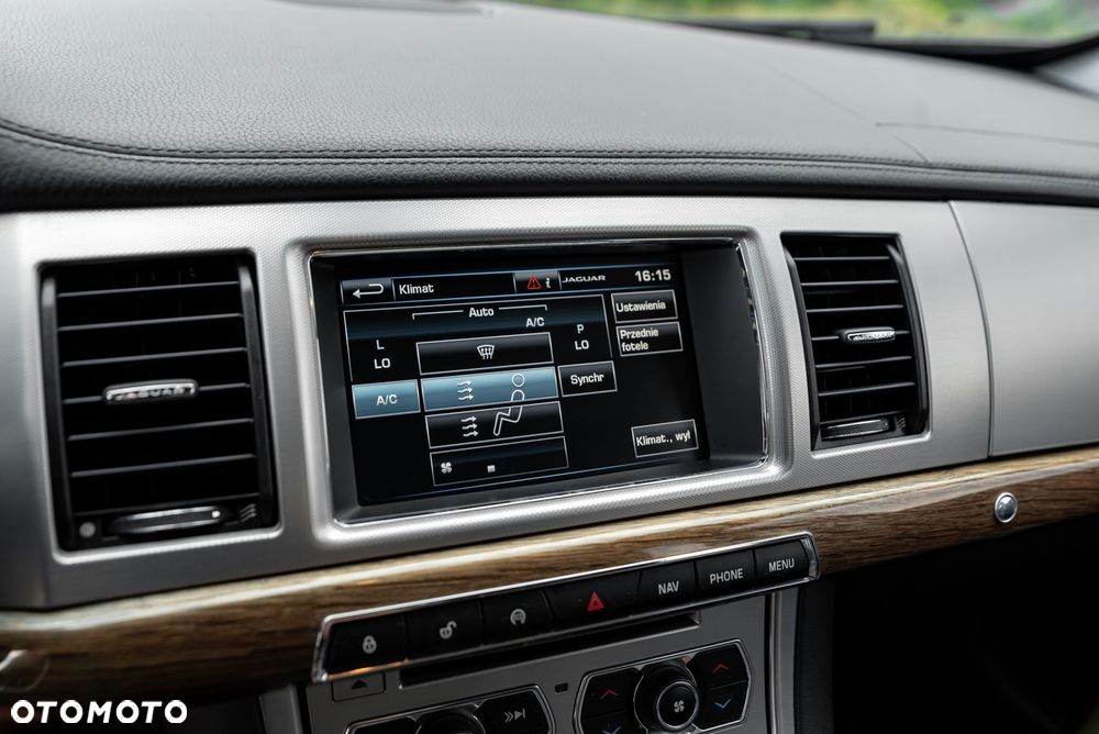 Jaguar XF 2.2 - 35