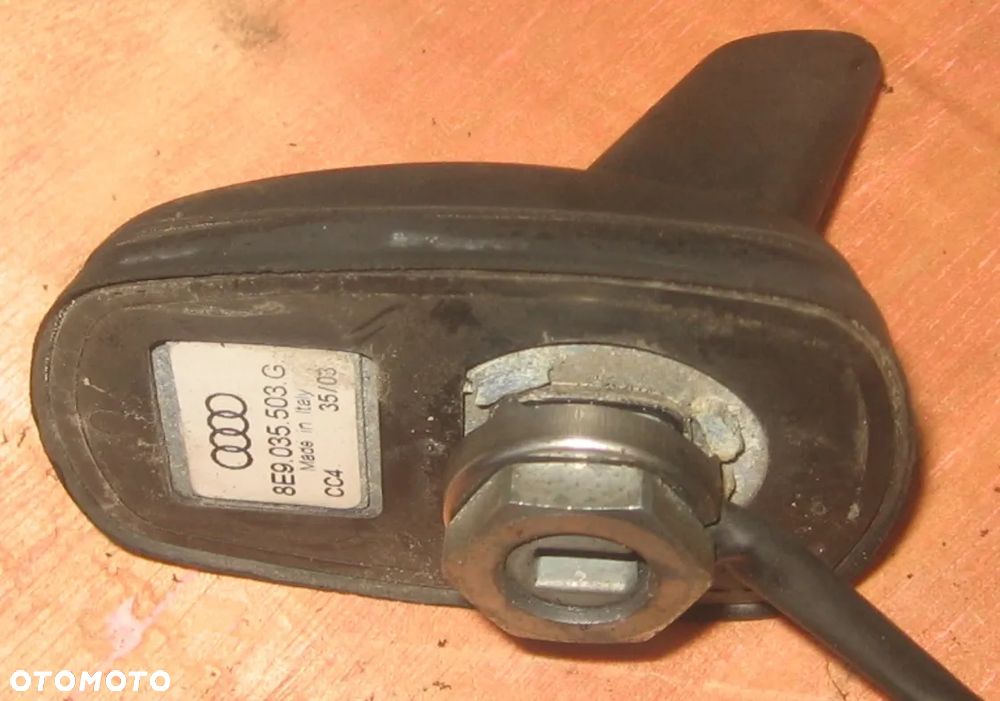 antena dachowa AUDI A4 B6 kombi 8E9035503G - 3