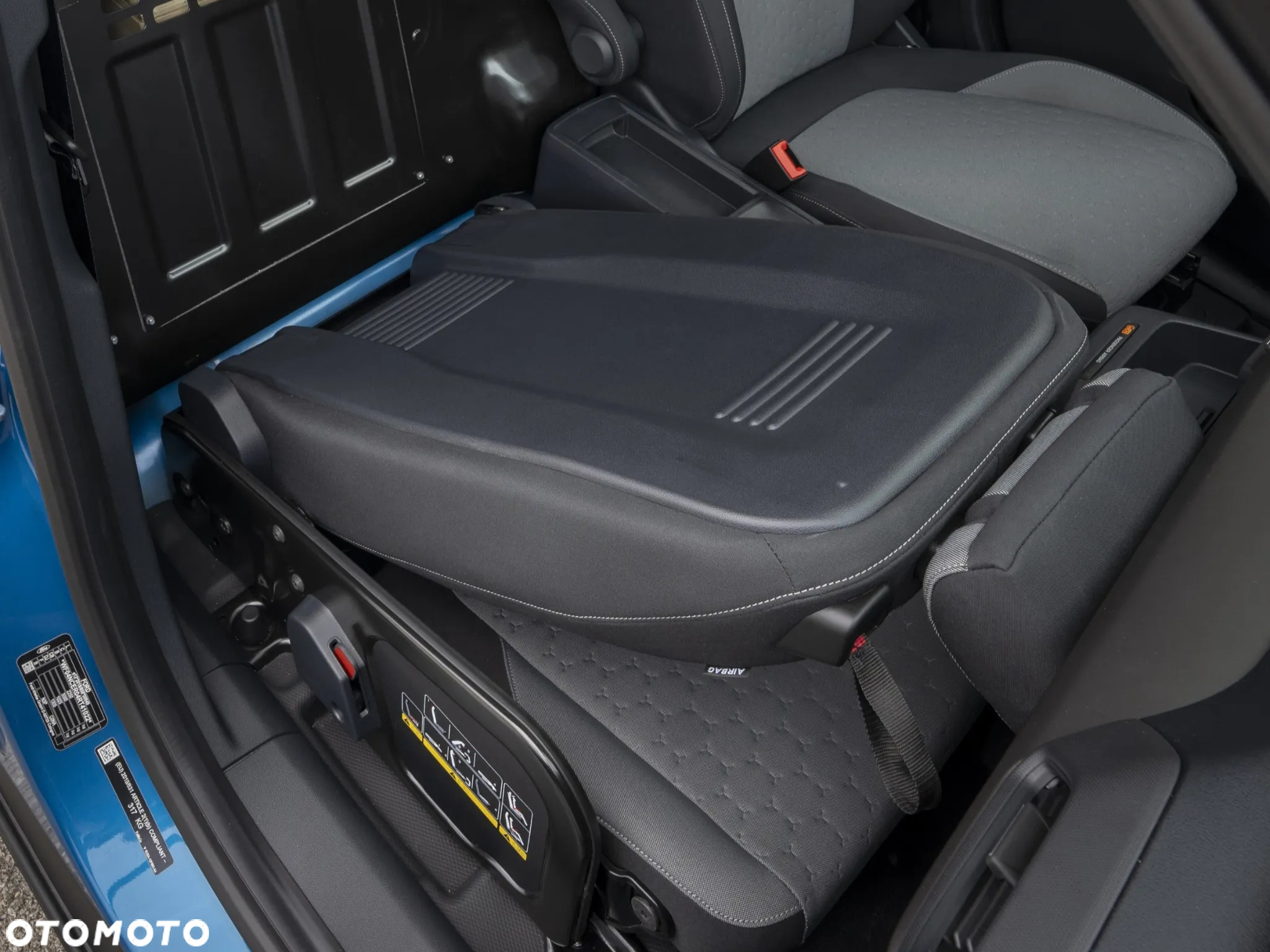 Ford E-Transit Courier - 14
