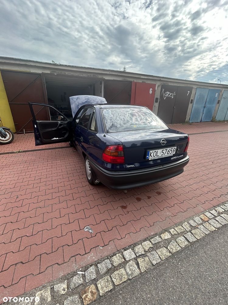 Opel Astra 1.4 GL - 36