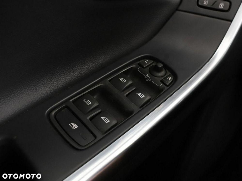 Volvo XC 60 D4 Geartronic Summum - 33