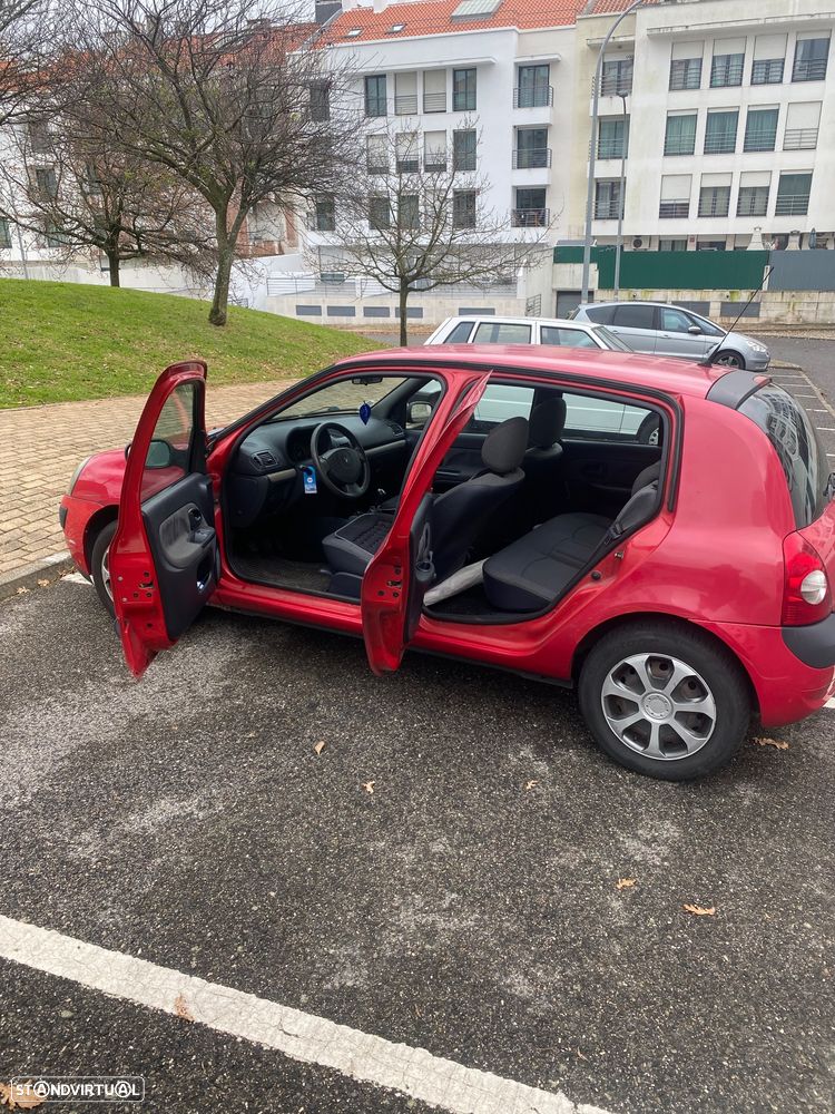 Renault Clio 1.2 16V Confort Authentique - 3