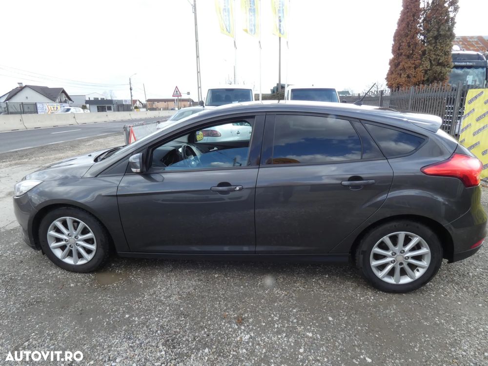 Ford Focus 1.5 TDCi Powershift Titanium - 4