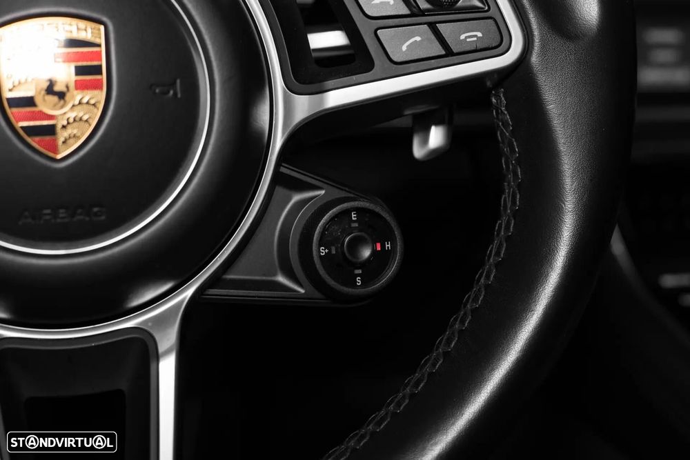 Porsche Panamera Sport Turismo 4 E-Hybrid - 37