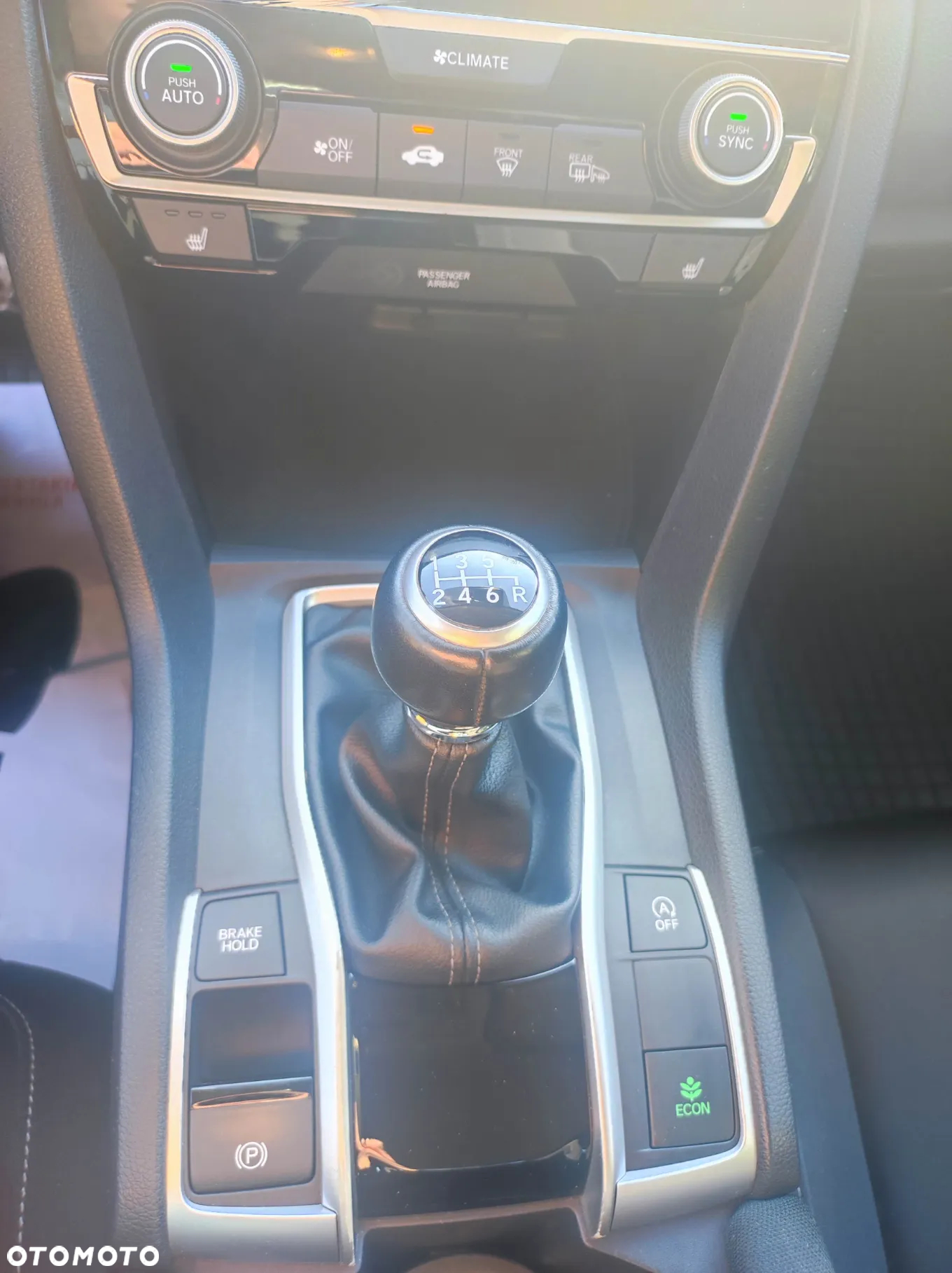 Honda Civic 1.5 T Elegance - 23