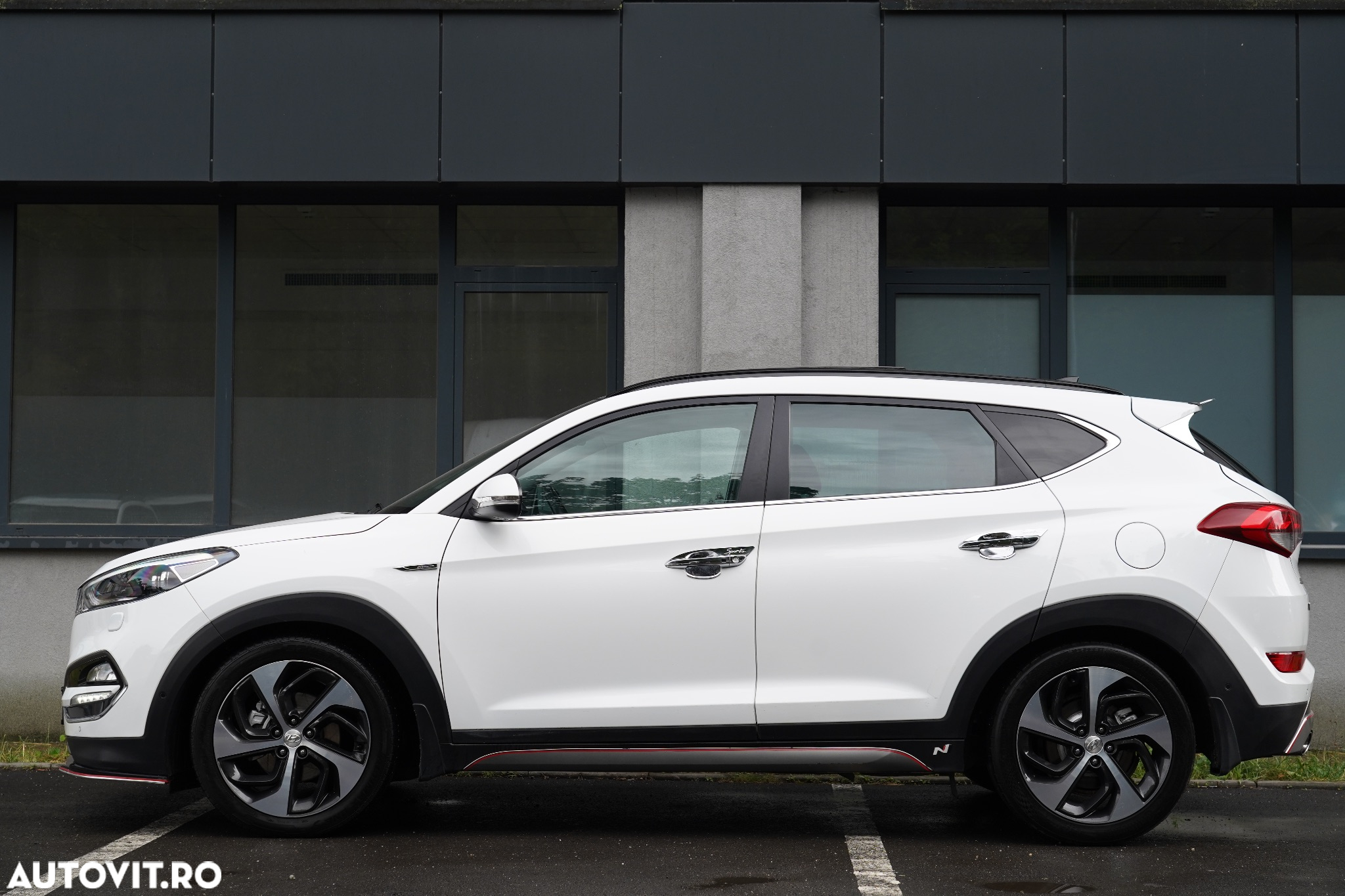 Hyundai Tucson 2.0 CRDI 4WD 6AT Luxury Pack+ - 23