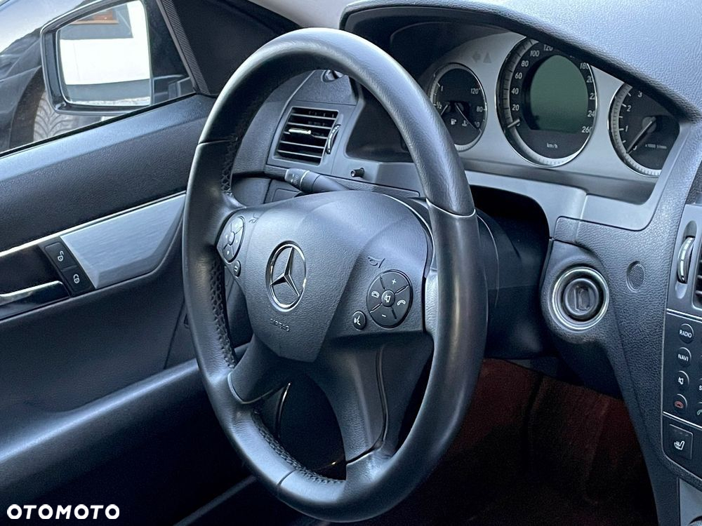 Mercedes-Benz Klasa C 180 T Kompressor Automatik BlueEFFICIENCY Avantgarde - 12