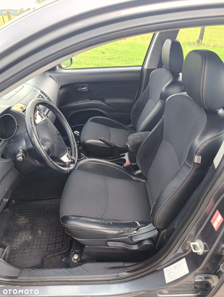 Peugeot 4007 - 12