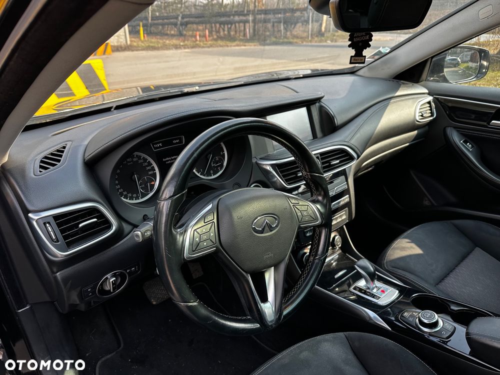 Infiniti QX30 - 10