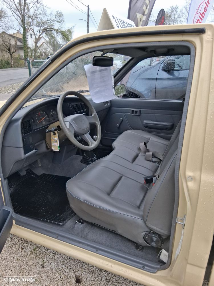 Toyota Hilux - 10