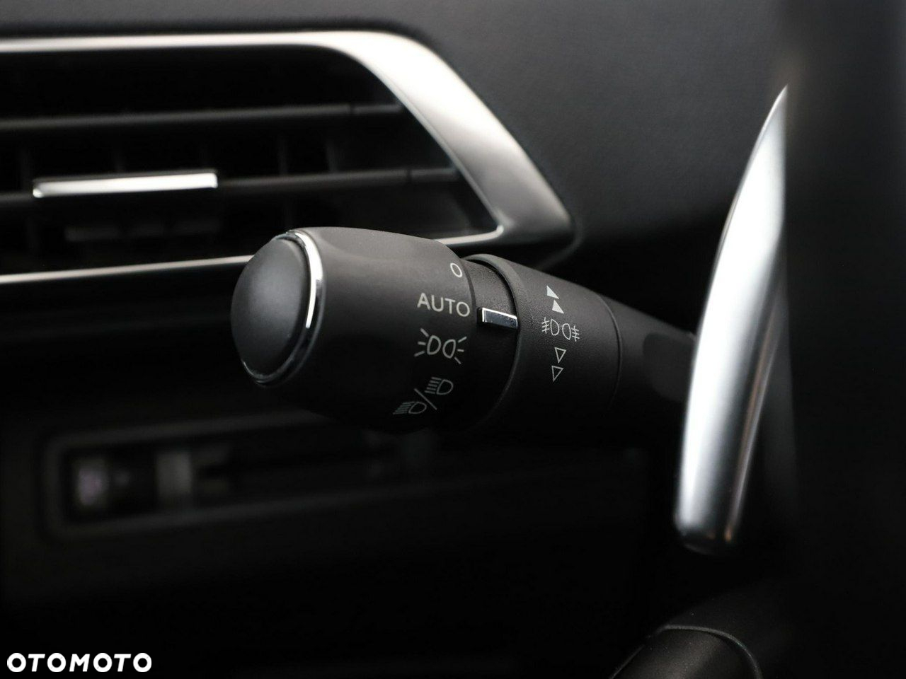 Peugeot 3008 1.2 PureTech Allure S&S EAT6 - 38