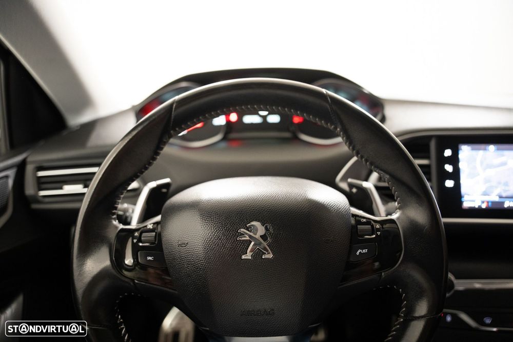 Peugeot 308 1.2 PureTech Allure EAT8 - 16