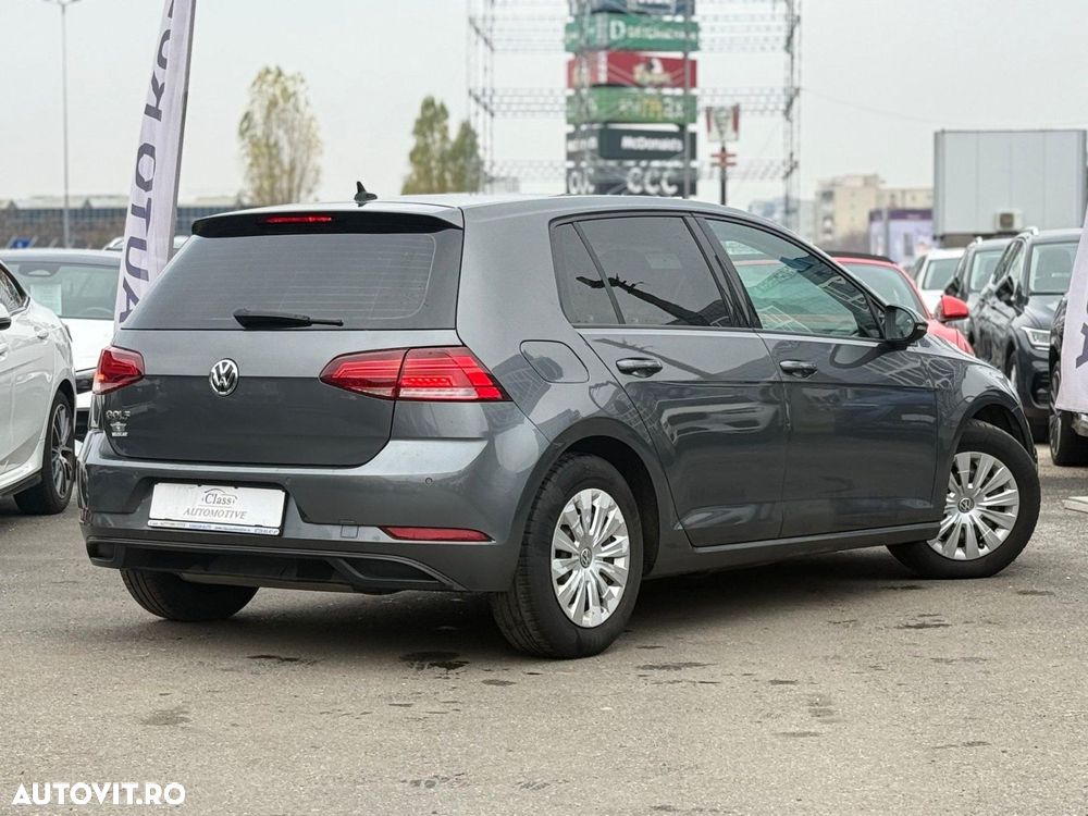 Volkswagen Golf - 12