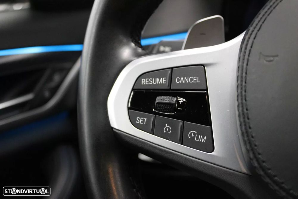 BMW 530 e Pack Desportivo M - 15