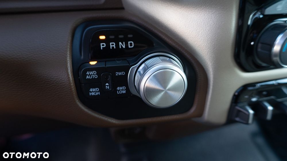 RAM 1500 Crew Cab Laramie - 16