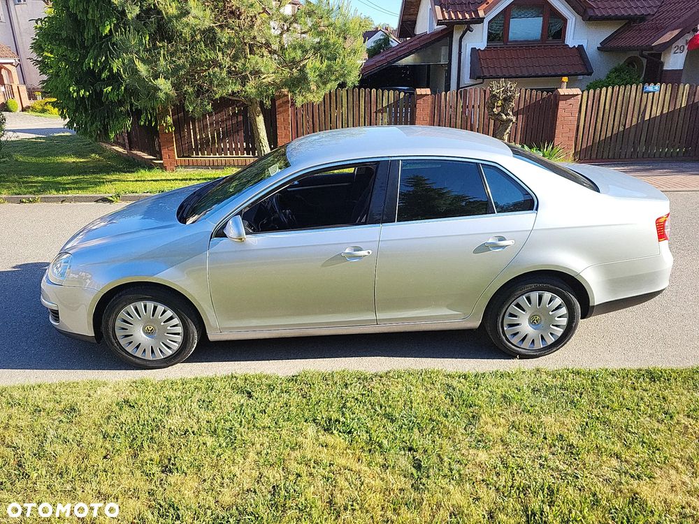 Volkswagen Jetta 1.9 TDI DPF Comfortline BlueMotion - 14