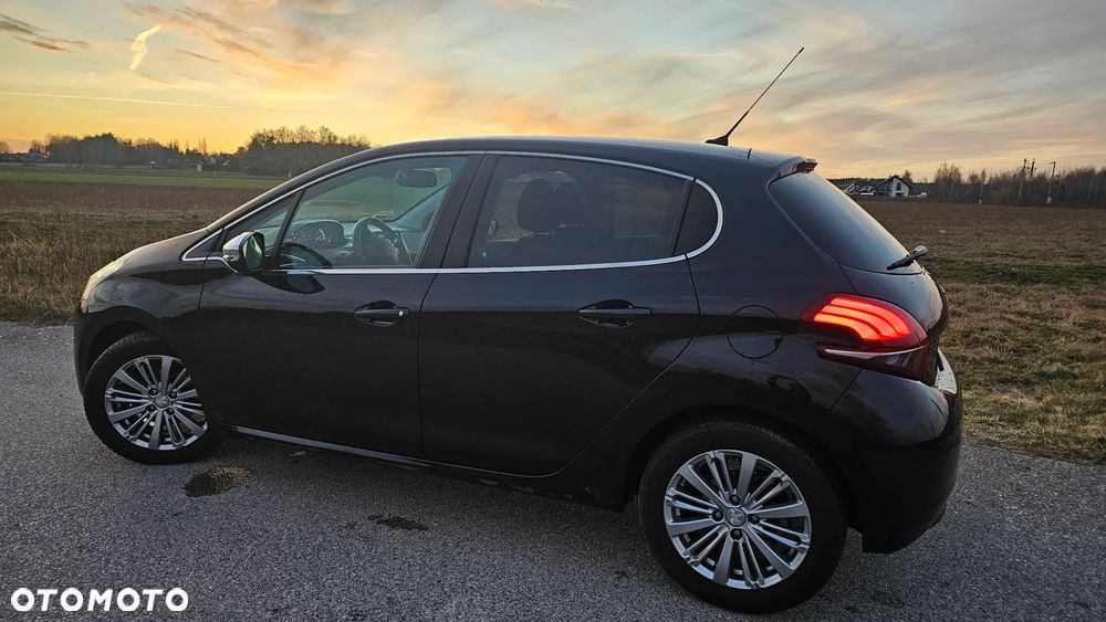 Peugeot 208 1.2 PureTech Allure S&S - 2