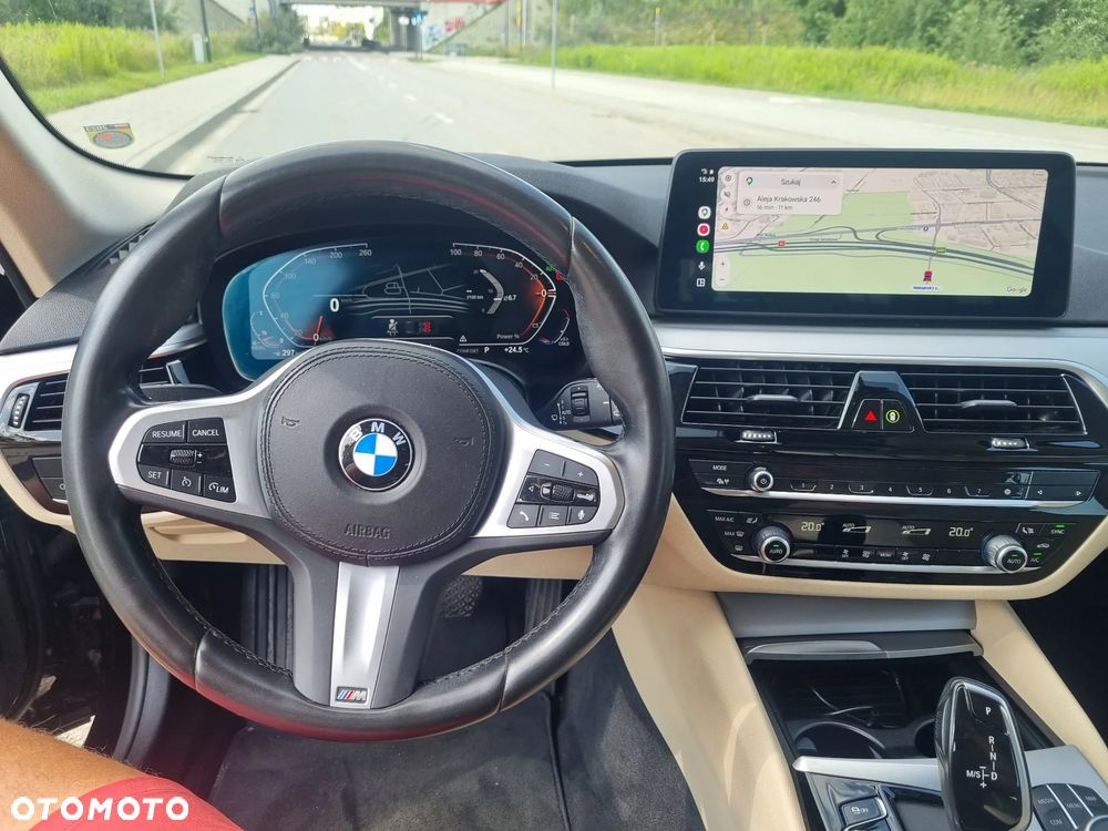 BMW Seria 5 518d mHEV - 12