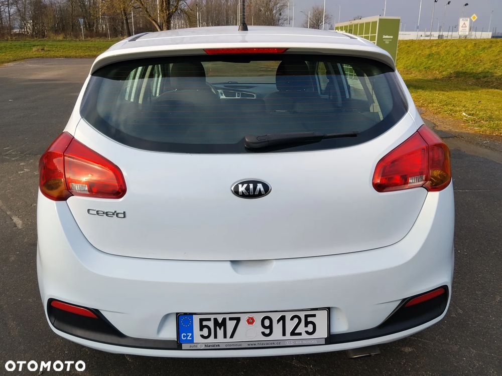 Kia Ceed - 13