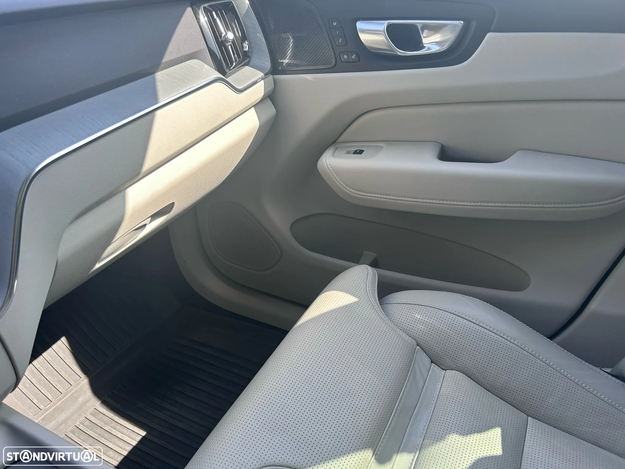 Volvo XC 60 2.0 T6 PHEV Ultimate Bright AWD - 16