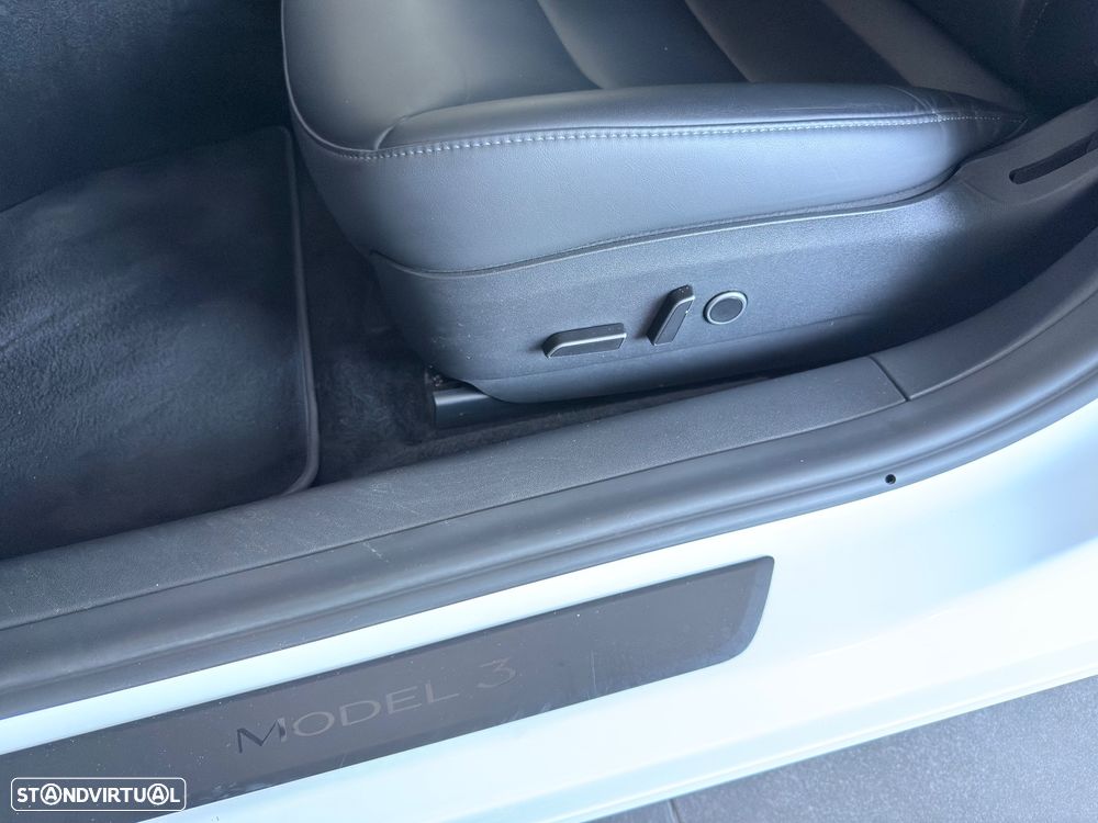 Tesla Model 3 Tração Traseira Standard - 23
