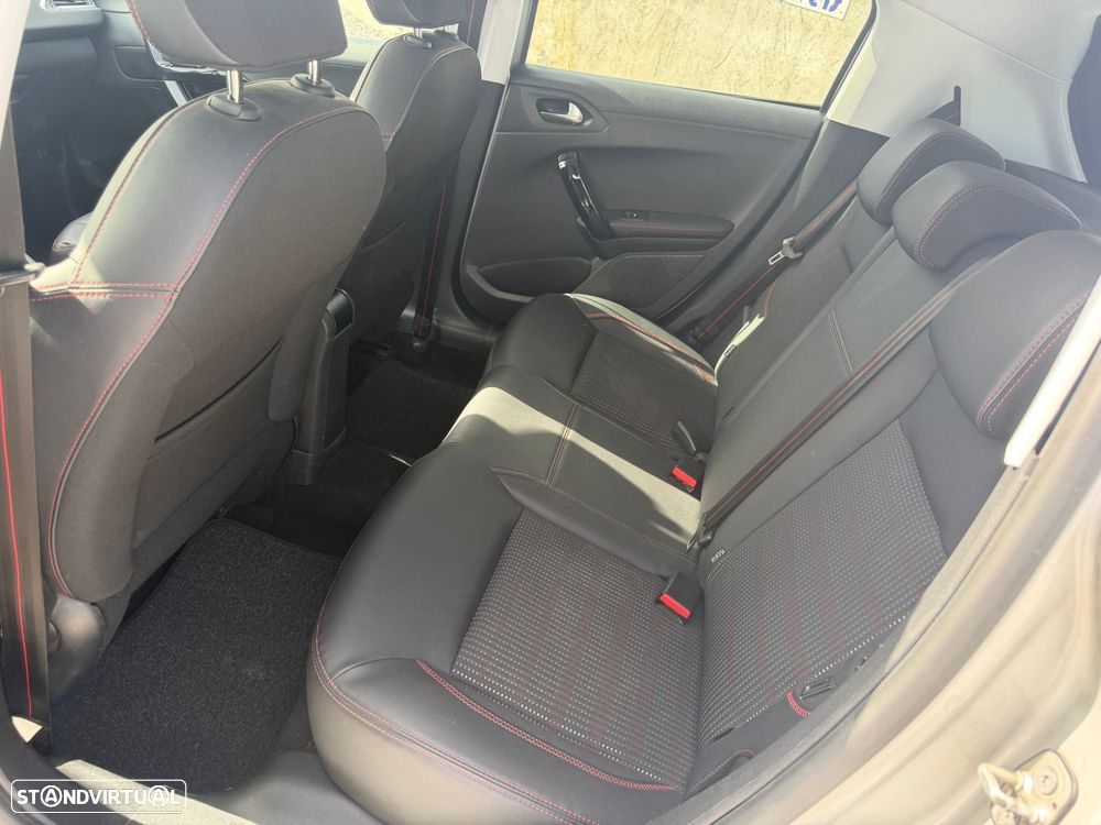 Peugeot 208 1.2 PureTech GT Line - 13