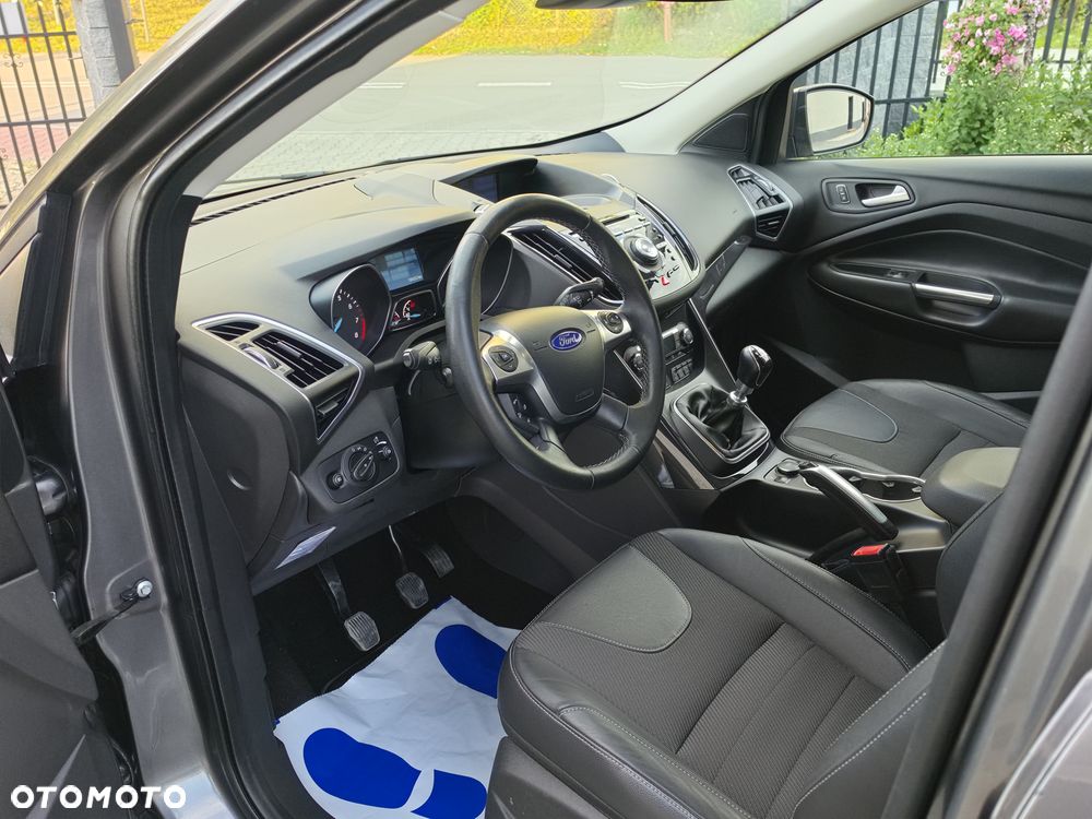 Ford Kuga - 28