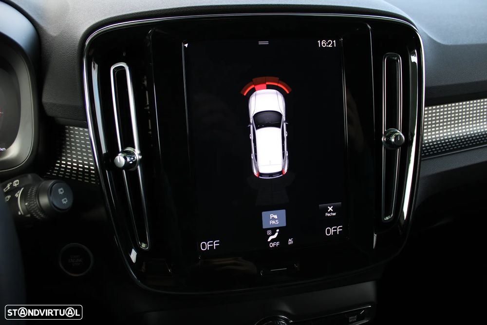 Volvo XC 40 1.5 T2 Plus Dark Auto - 26