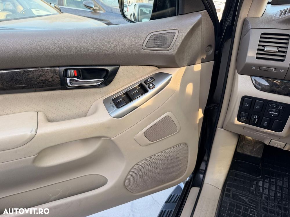 Toyota Land Cruiser - 25