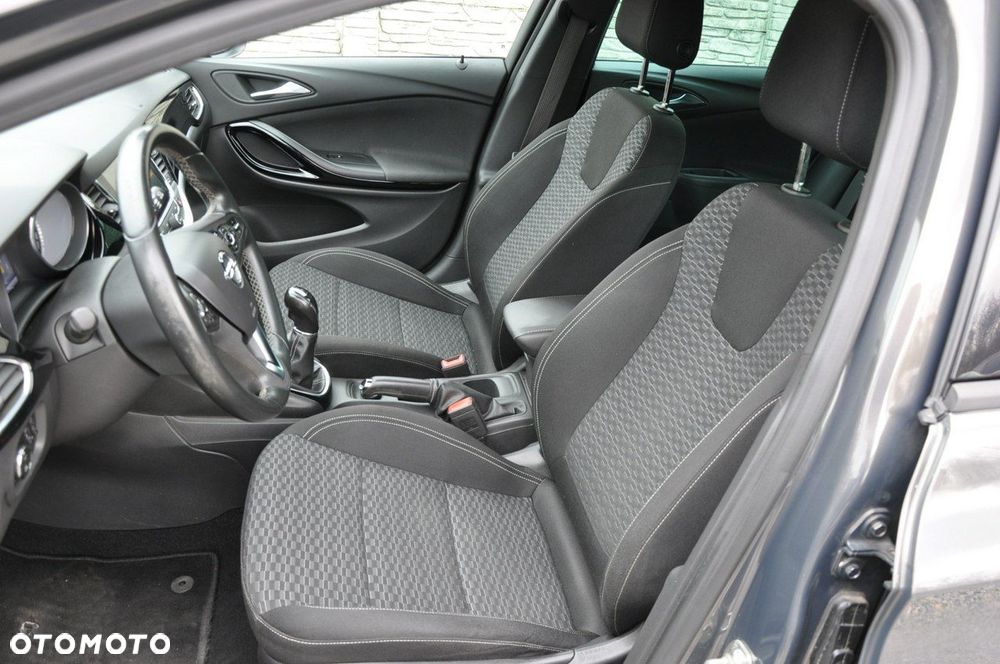 Opel Astra 1.4 T Dynamic - 9