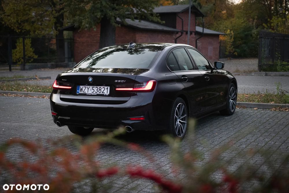 BMW Seria 3 330i xDrive Sport Line - 37