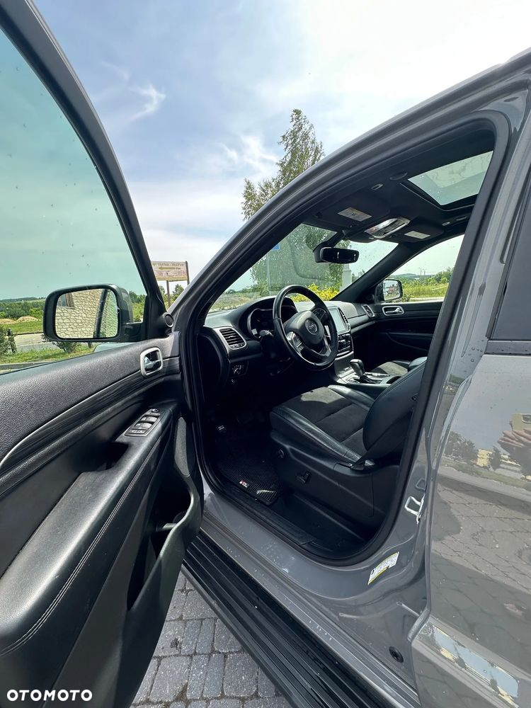 Jeep Grand Cherokee - 8