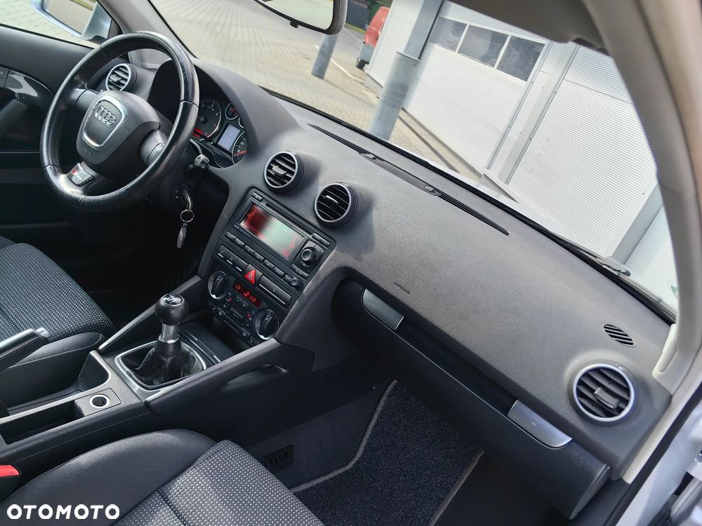 Audi A3 3-drzwiowe 2.0 TDI Ambiente - 10