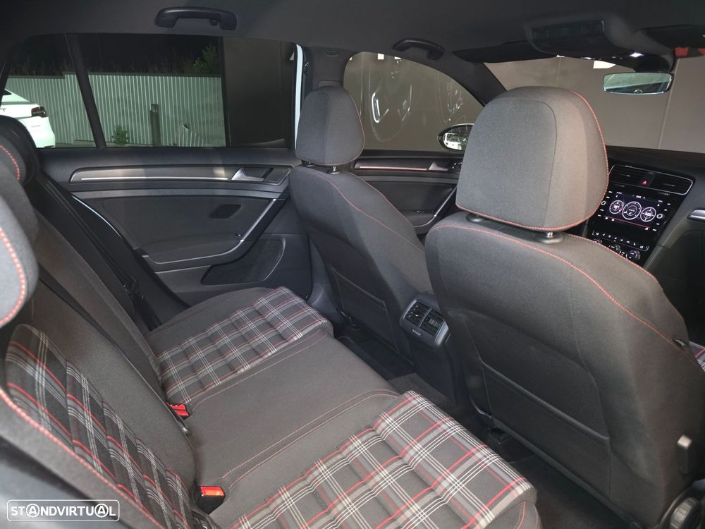 VW Golf 2.0 TSI GTI DSG Performance - 9