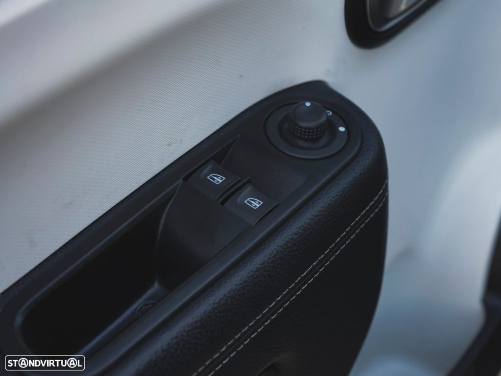 Renault Twingo TCE 90 LIMITED - 19