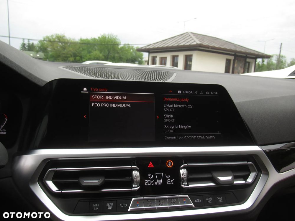 BMW Seria 3 318i Sport Line - 31