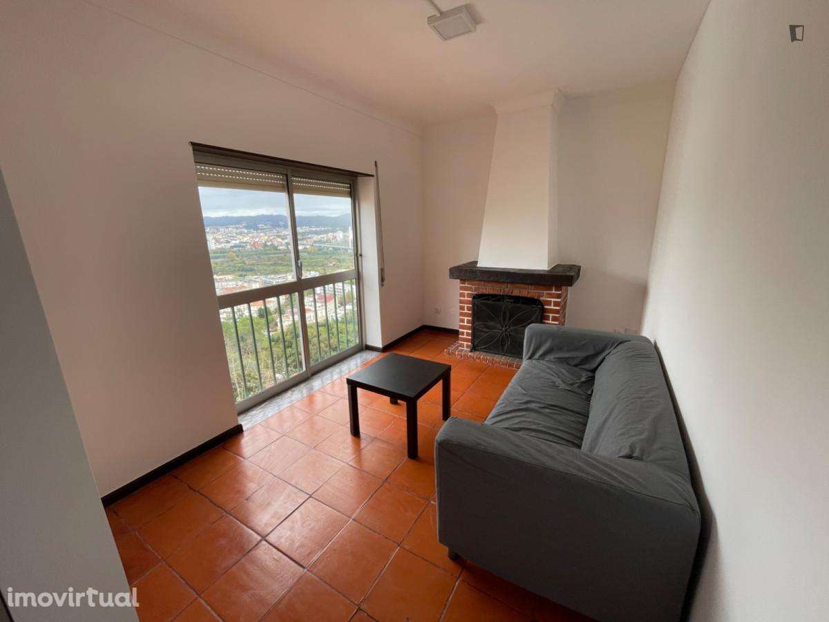 Quarto - localizado em Alta de Santa Clara Coimbra - Grande imagem: 3/12