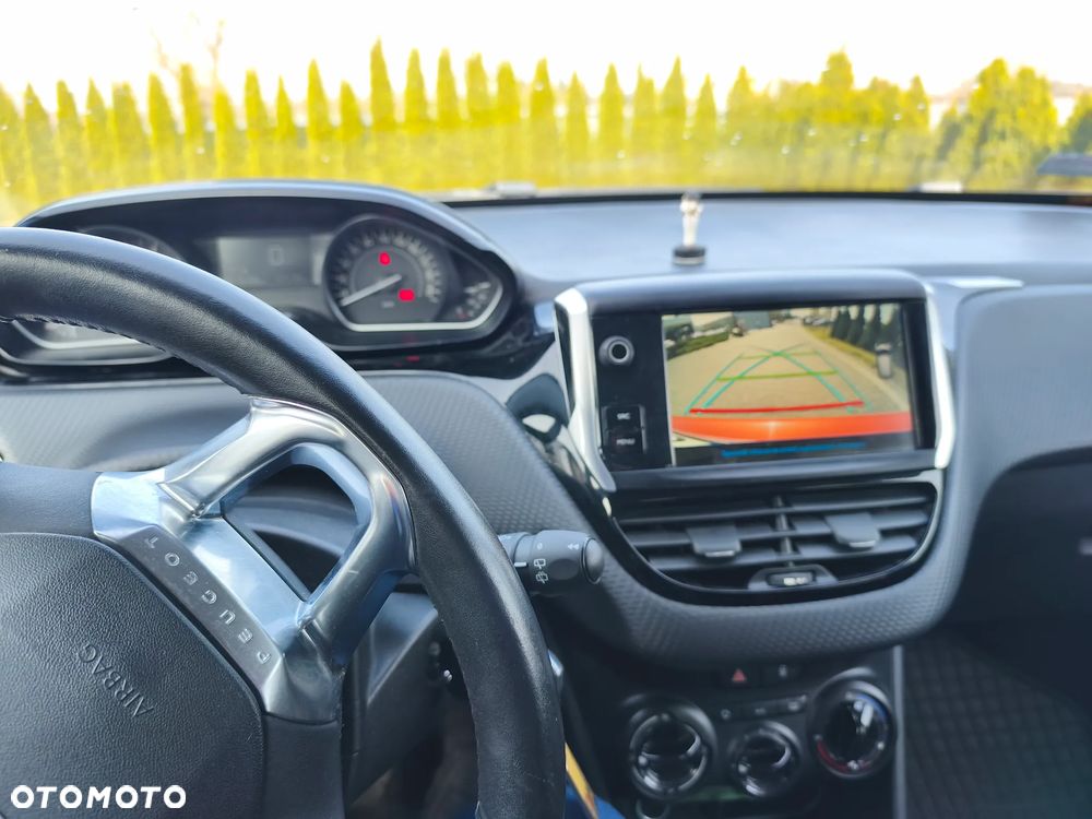 Peugeot 208 82 PureTech Style - 20