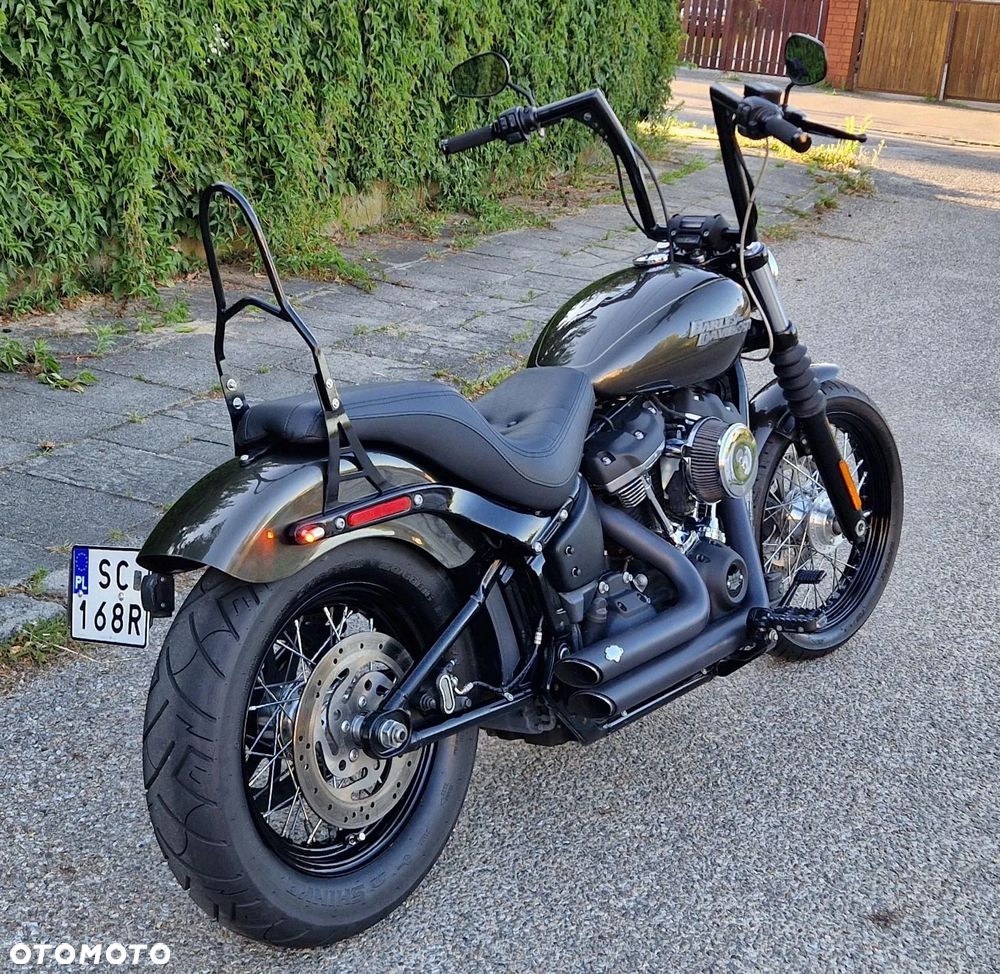 Harley-Davidson Dyna Street Bob - 11