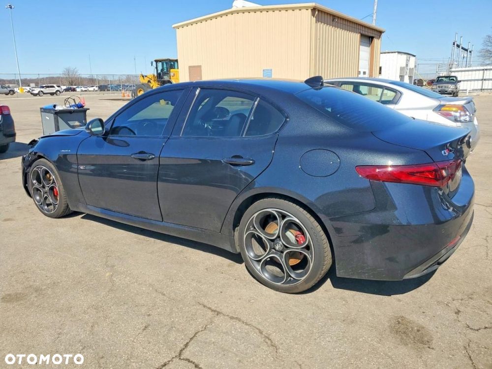 Alfa Romeo Giulia - 4