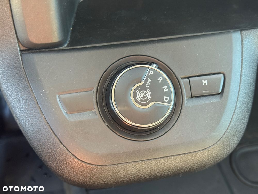 Peugeot Expert Kombi Standard 2,8t EAT8 - 28