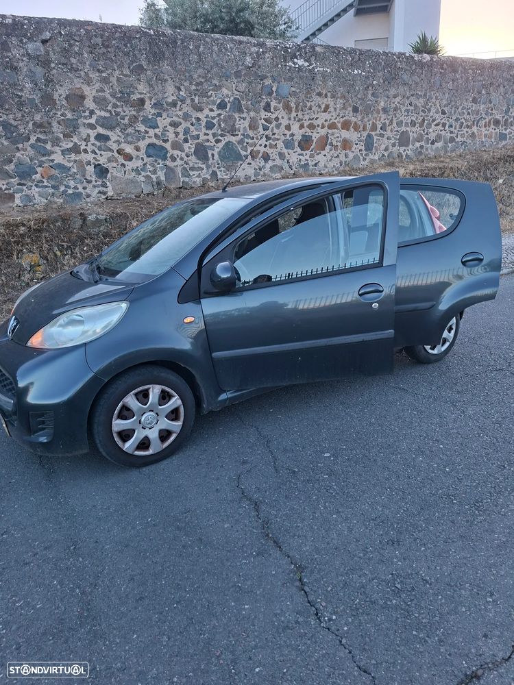 Peugeot 107 - 10