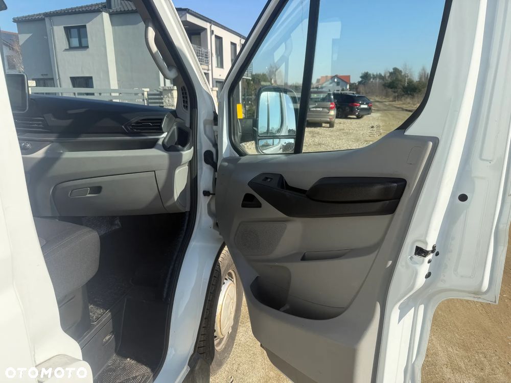 Maxus DELIVER 9 - 13