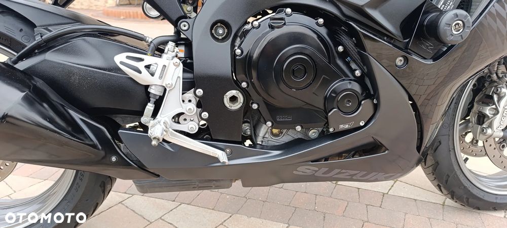 Suzuki GSX-R - 25
