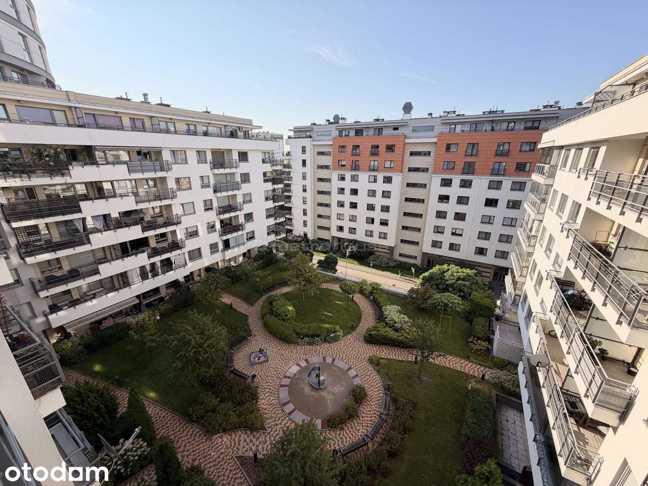 3-pokojowe mieszkanie  83 m², 2 balkony, garaż
