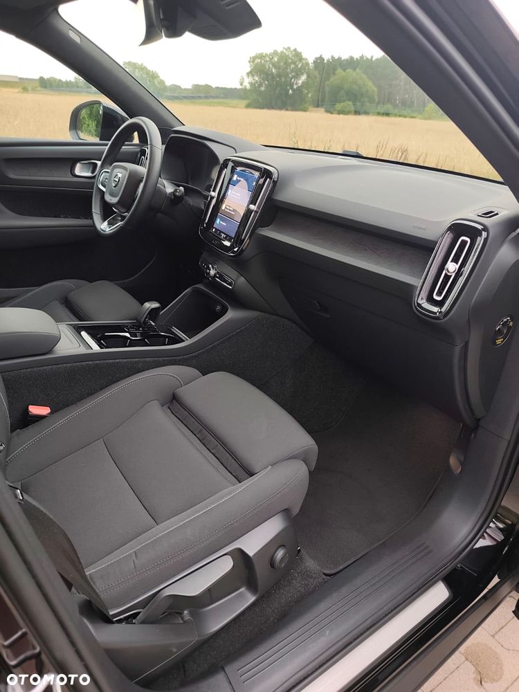Volvo XC 40 82kWh P8 Recharge AWD Pro - 11