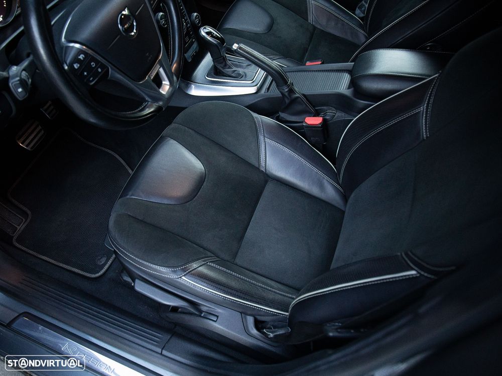 Volvo V40 2.0 D3 R-Design Geartronic - 22