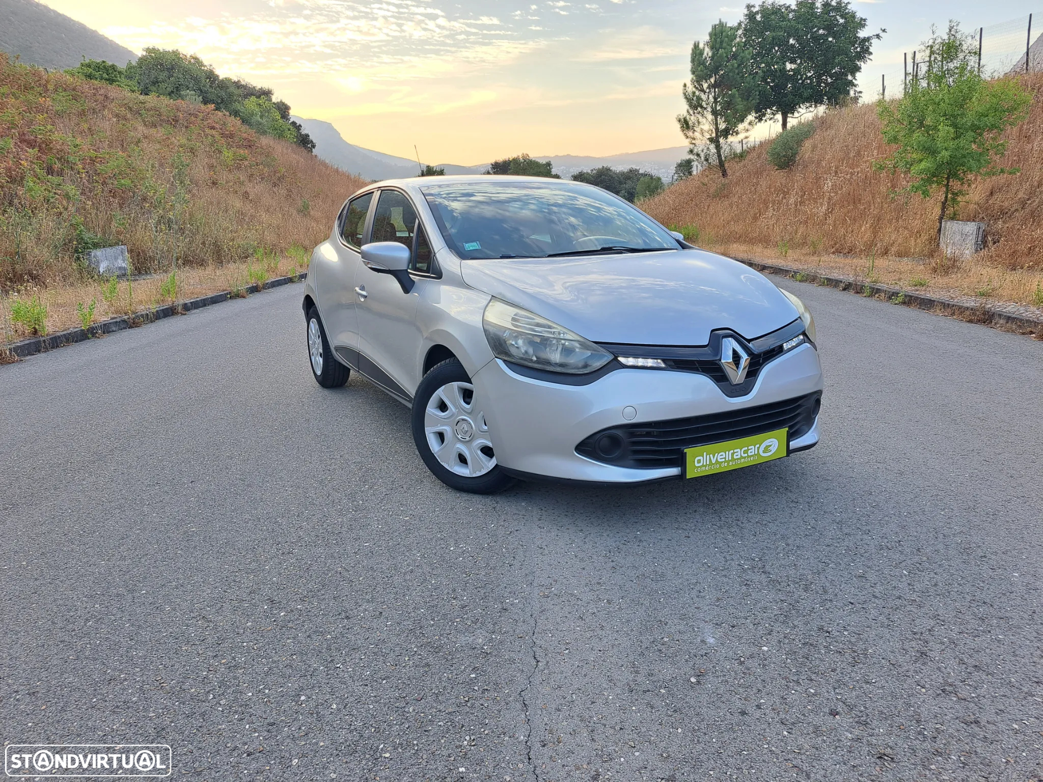 Renault Clio 1.2 16V Confort - 2